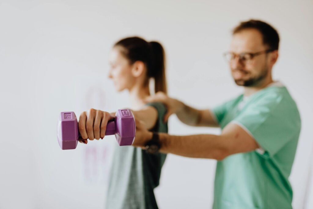 What Does an Exercise Physiologist Do? Strength and conditioning session supervised by exercise physiologist in Brisbane